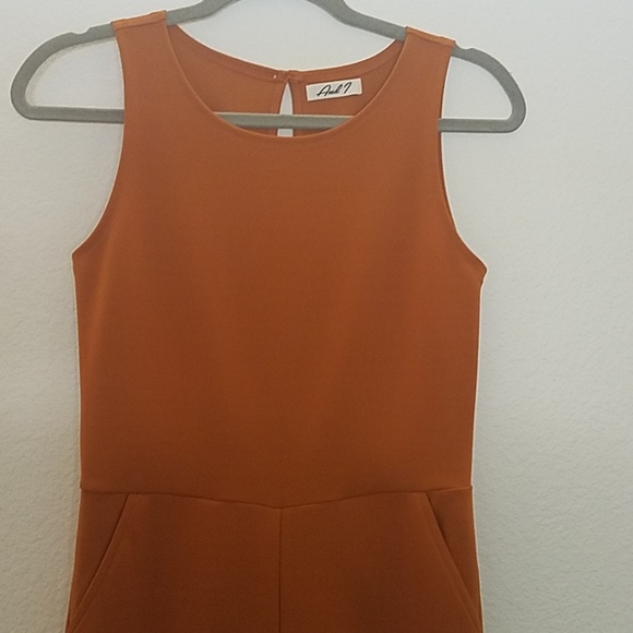 Stretchable jumpsuit - Picture 3 of 5